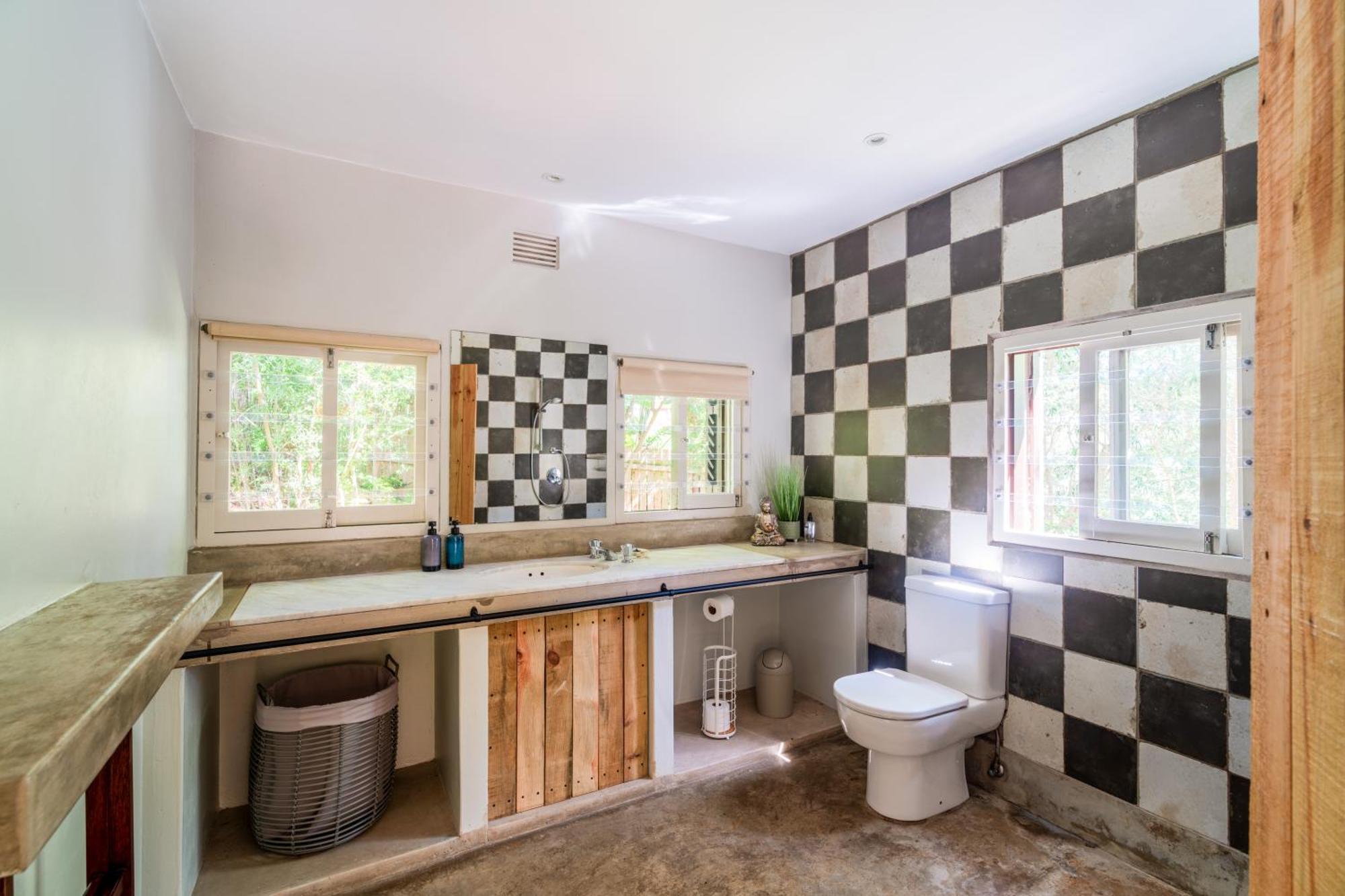 Apartamento Treebia Self-Catering - Loadshedding Free Plettenberg Bay Exterior foto